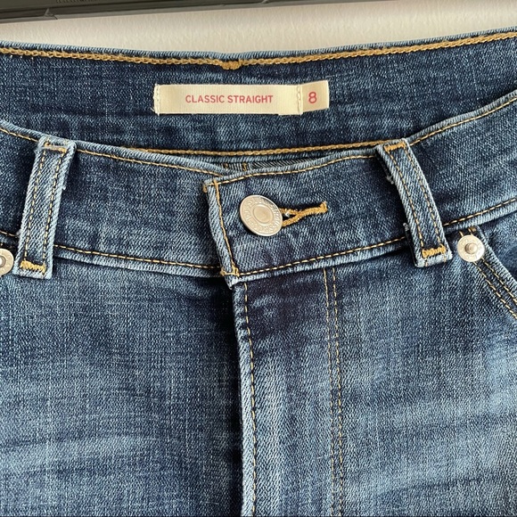 Levi's Size 8 Classic Straight Jeans. Excellent Like New Condition - Picture 2 of 10